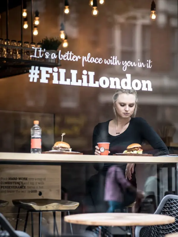 FiLLi Cafe Franchise Interior