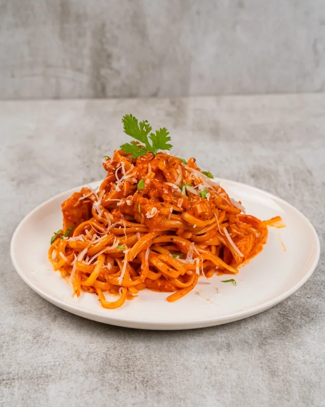 Creamy Chicken Tikka Pasta - FiLLi Cafe